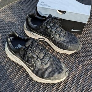 Women's Nike Zoom Winflo 8 Shield Weatherized Road Running Shoes